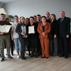 wszyscy nagrodzeni w konkursie Mistrz Karpia 2009 oraz członkowie jury