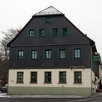 Rammenau - budynek urzędu odrestaurowany w zgodnie z tradycyjną architekturą łużycką