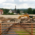 Widok z tarasu Domu nad Stawem na przyszły staw na terenie Wielkiej Wystawy Ogrodniczej w roku 2013