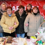 Stoisko z rękodziełem i ciastami sołectwa Pierstnica gm. Krośnice