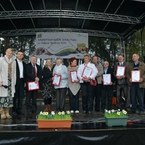 Uczestnicy konkursu z podziękowaniami