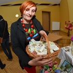 Każdy gość od gospodarzy otrzymał okazjonalne serduszko z drewna ozdobione techniką decoupage