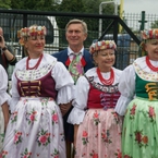 Miejscowy zespół ludowy w tradycyjnym pomorskim stroju